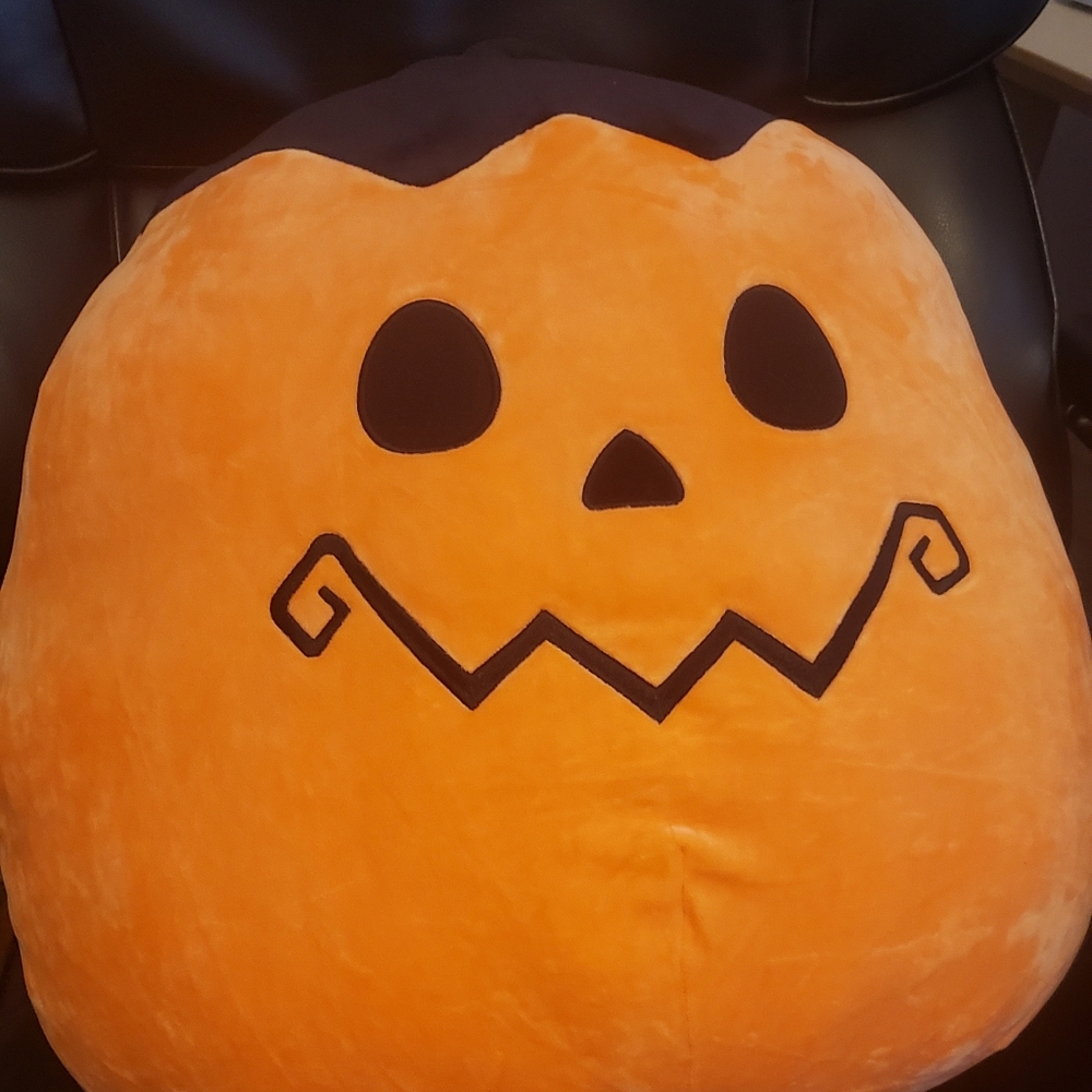 RESERVED 🎃Squishmallow Paige the Pumpkin 16"🎃